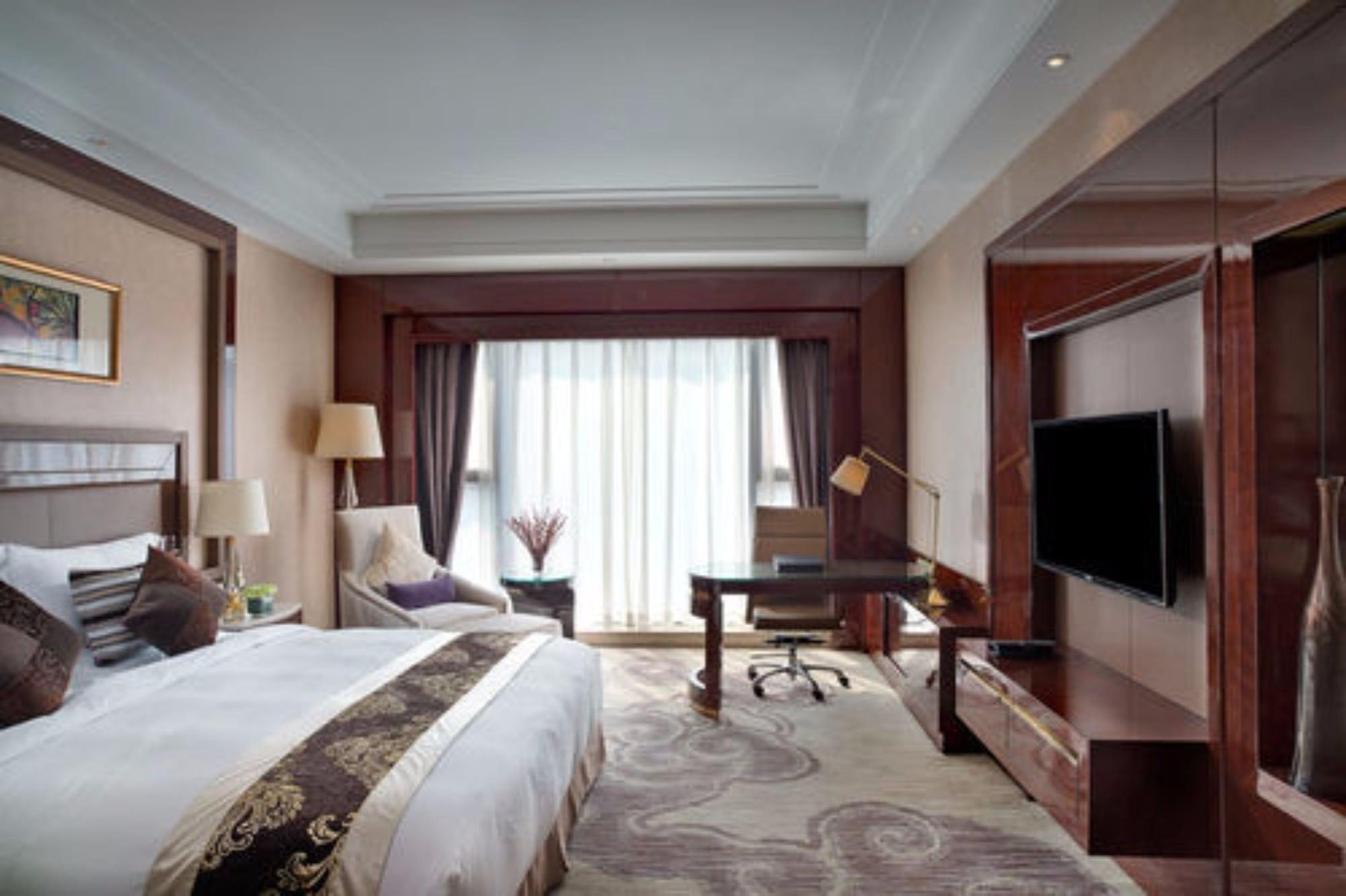 Embassador International Hotel Сиан Екстериор снимка