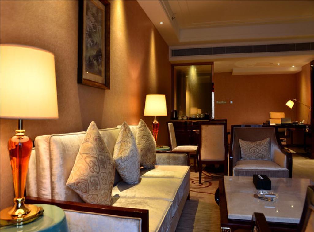 Embassador International Hotel Сиан Екстериор снимка