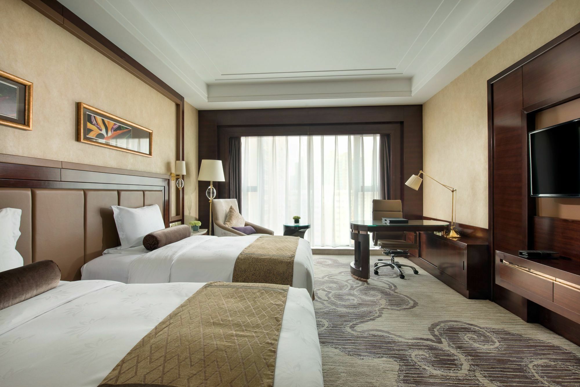 Embassador International Hotel Сиан Екстериор снимка