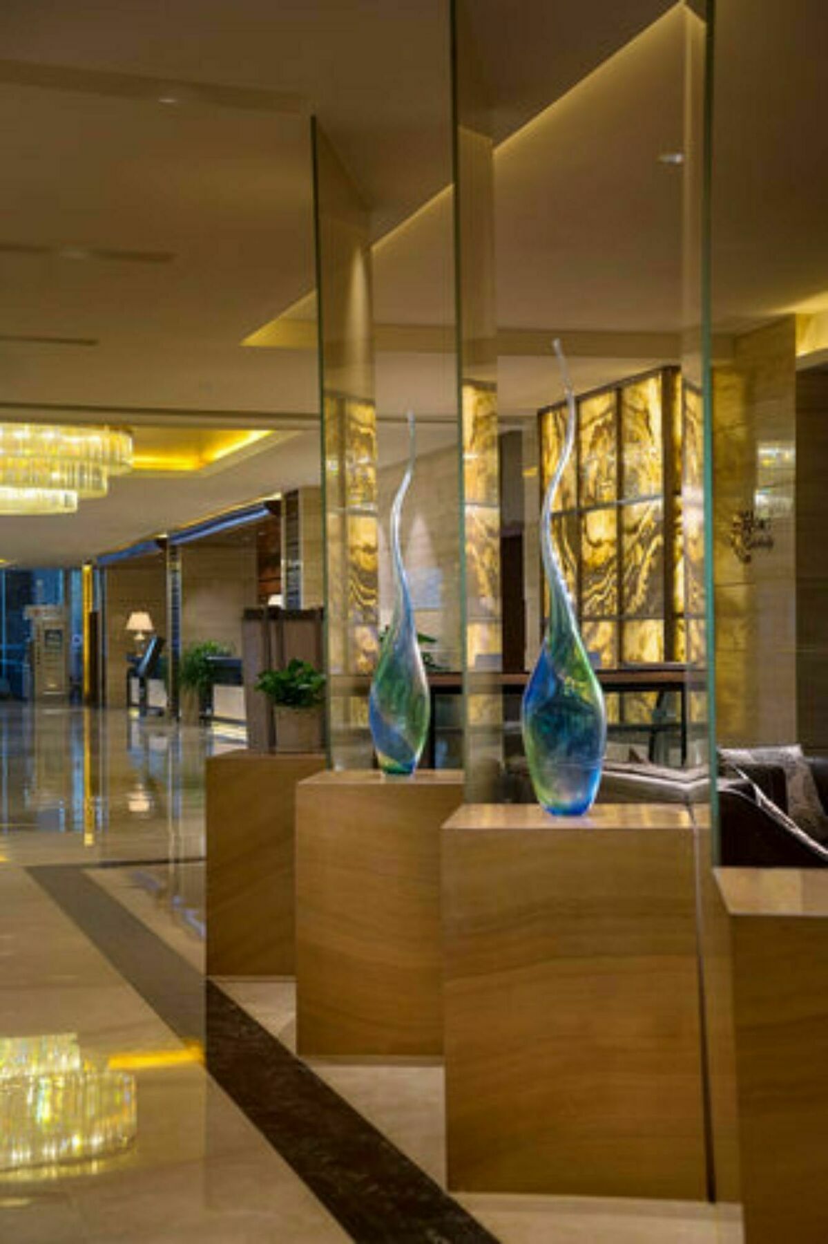 Embassador International Hotel Сиан Екстериор снимка