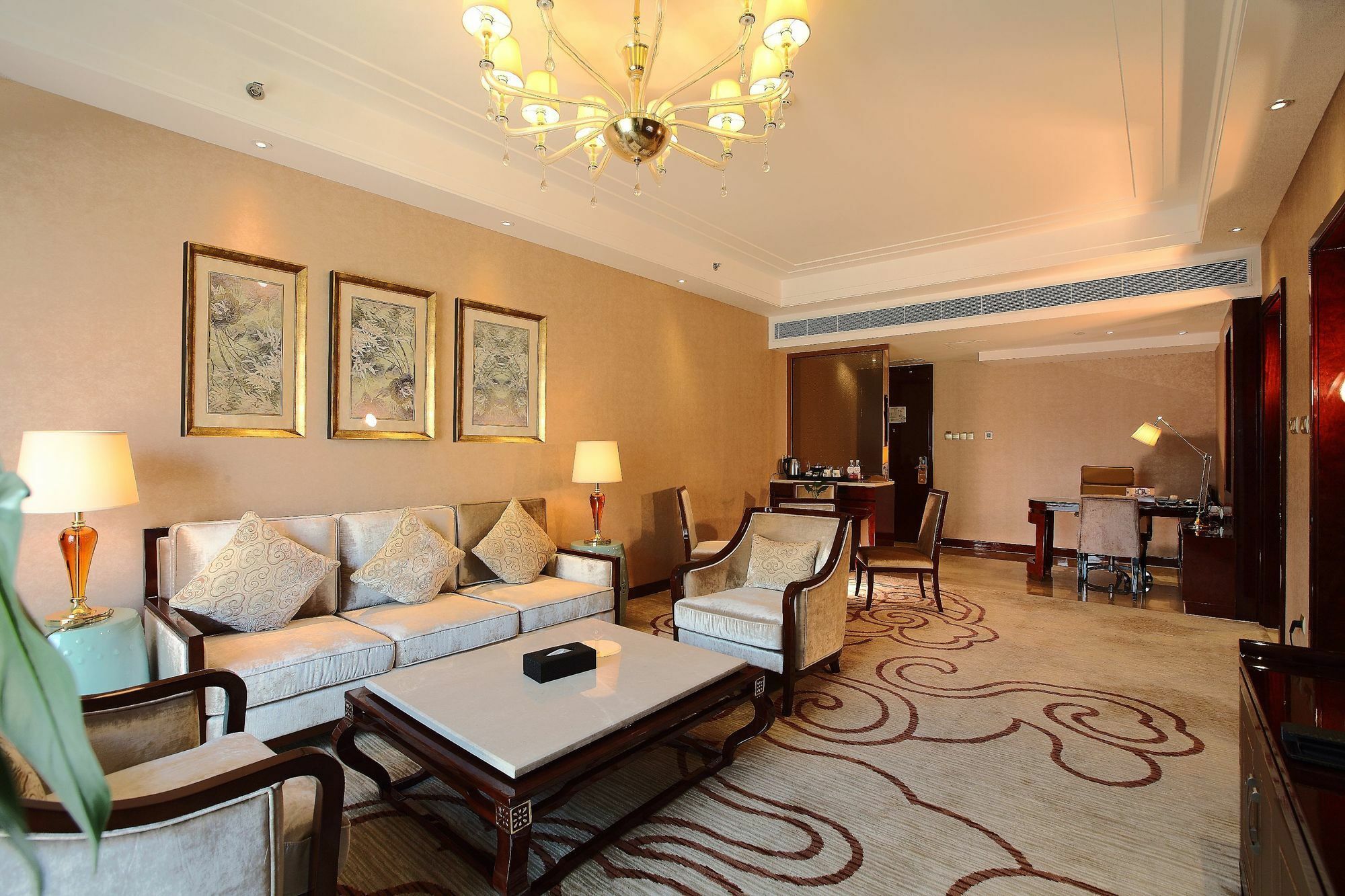 Embassador International Hotel Сиан Екстериор снимка