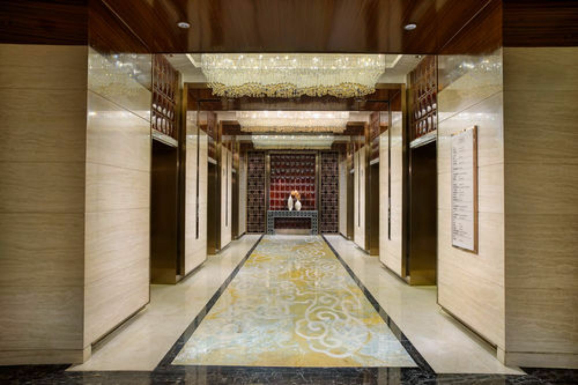Embassador International Hotel Сиан Екстериор снимка