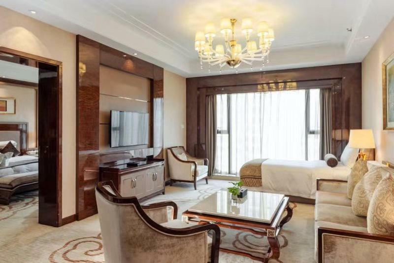 Embassador International Hotel Сиан Екстериор снимка